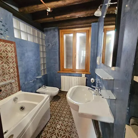 Elegant House In The Heart Of Apartament *