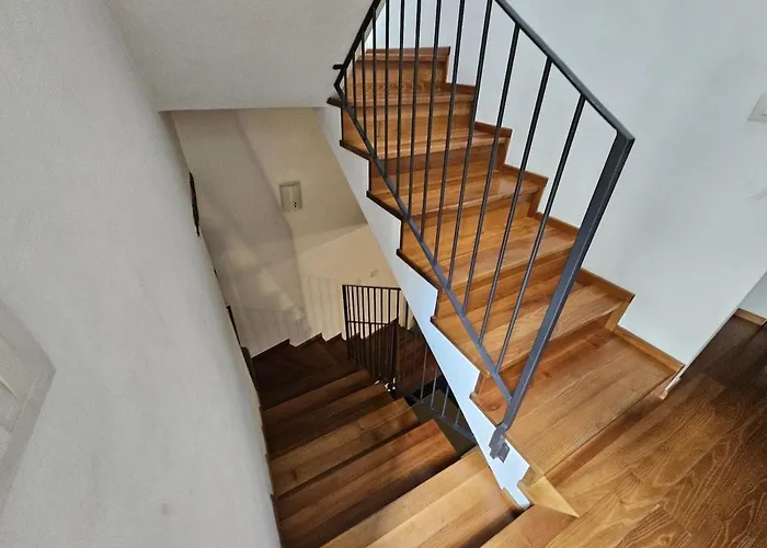 Elegant House In The Heart Of アパート