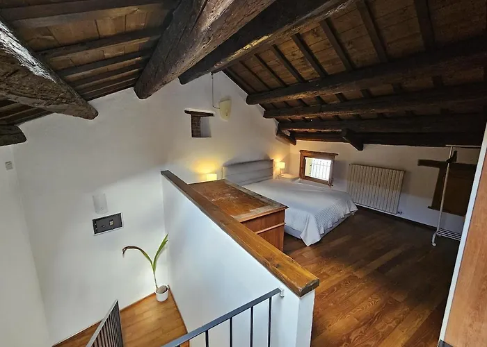 Elegant House In The Heart Of アパート ウーディネ