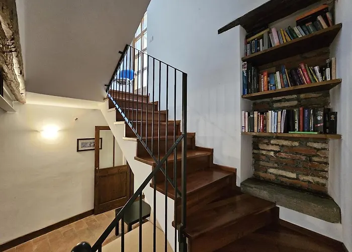 Elegant House In The Heart Of アパート ウーディネ